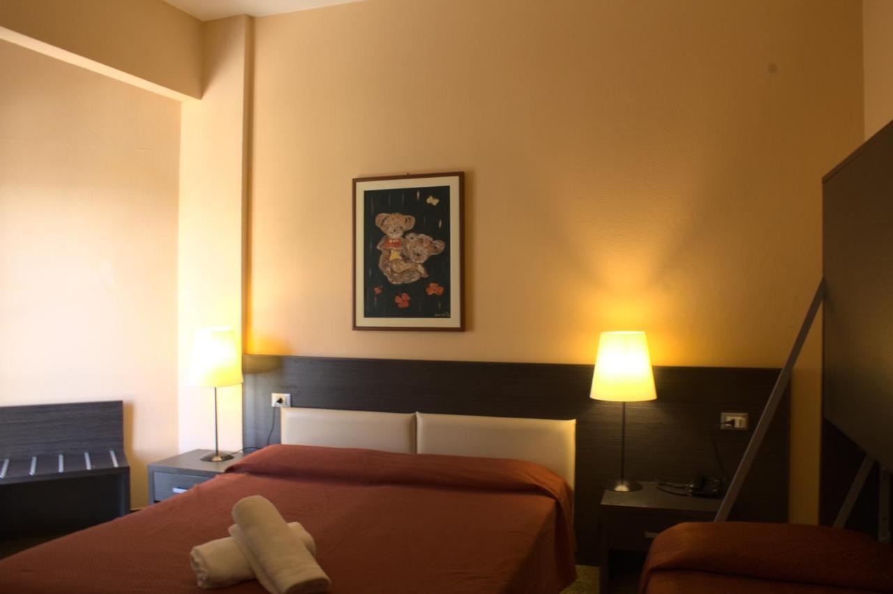 Hotel Palace Varazze Esterno foto
