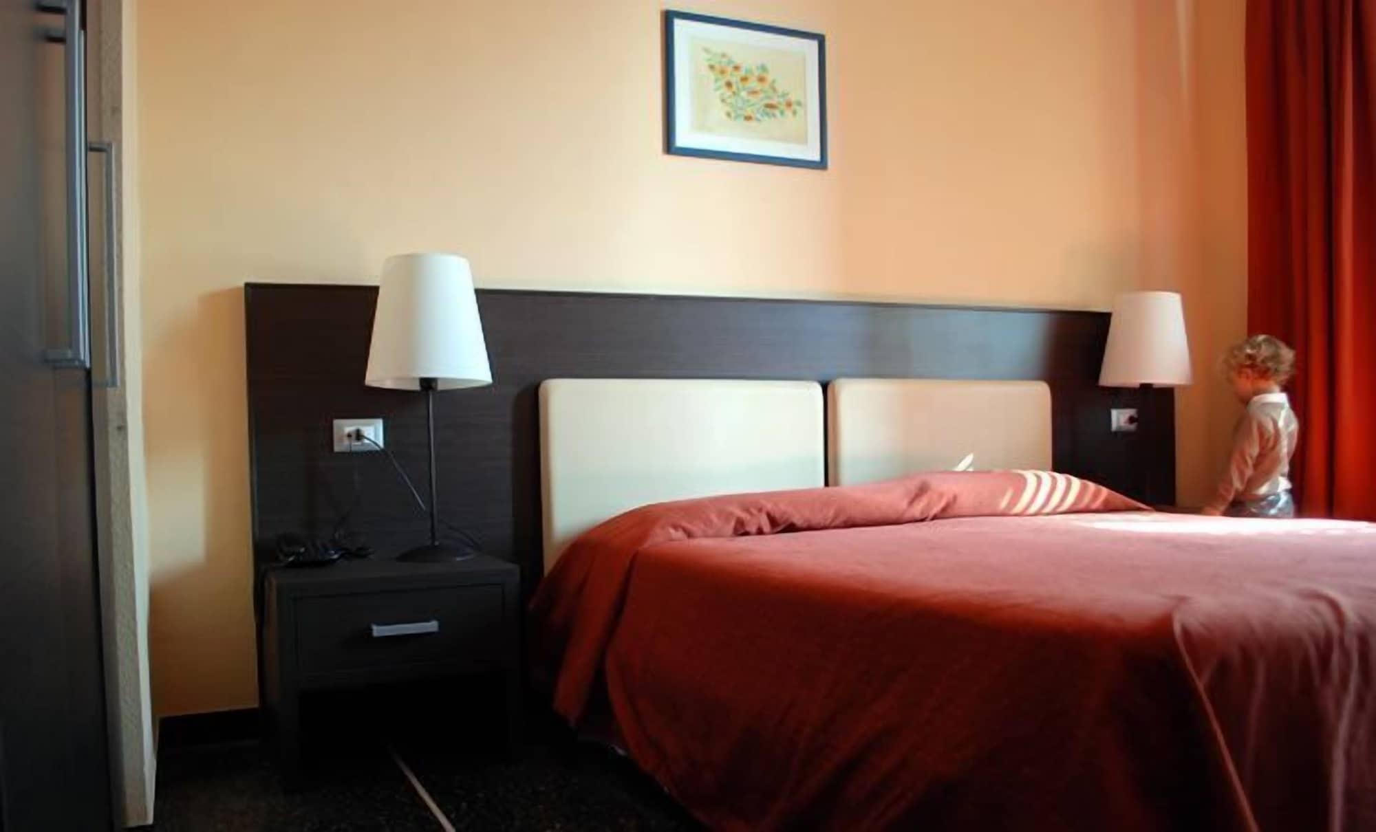 Hotel Palace Varazze Esterno foto