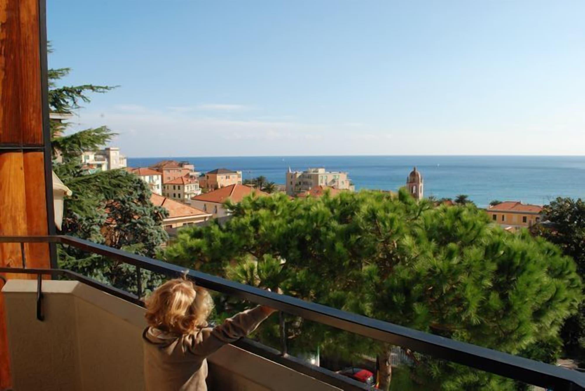 Hotel Palace Varazze Esterno foto