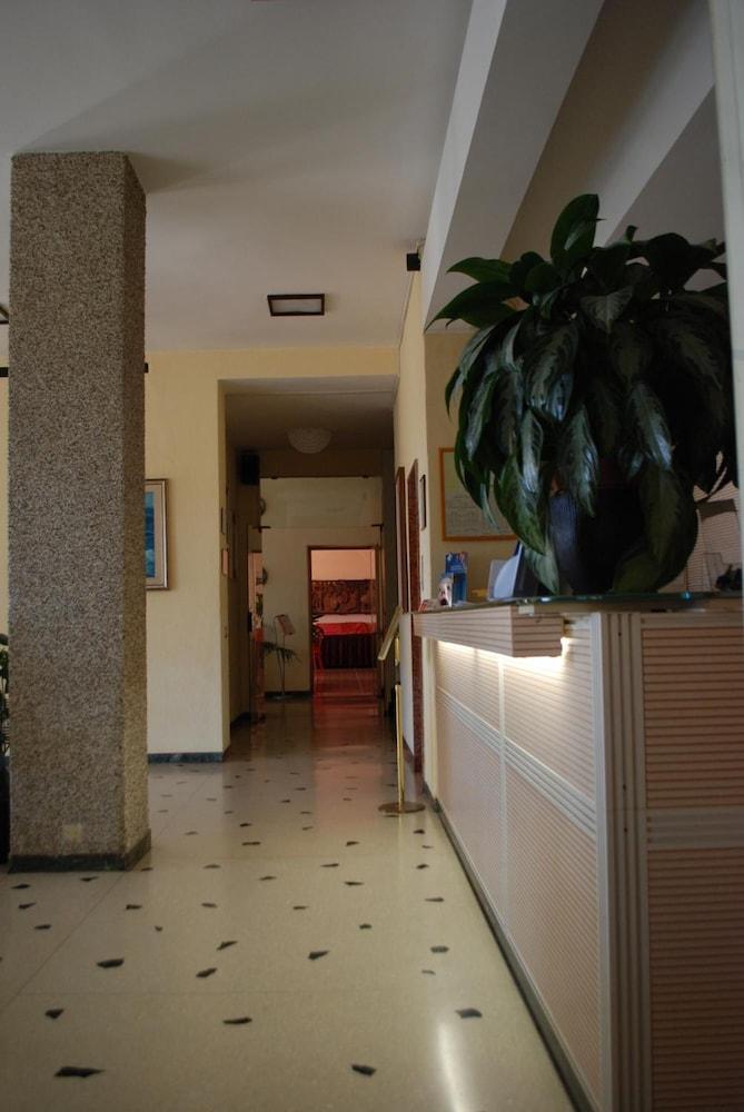 Hotel Palace Varazze Esterno foto