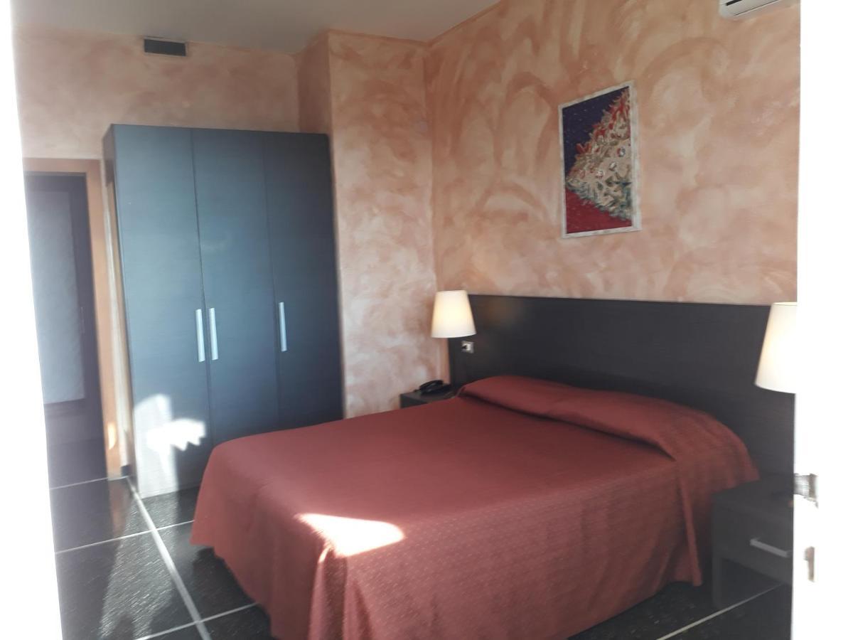 Hotel Palace Varazze Esterno foto