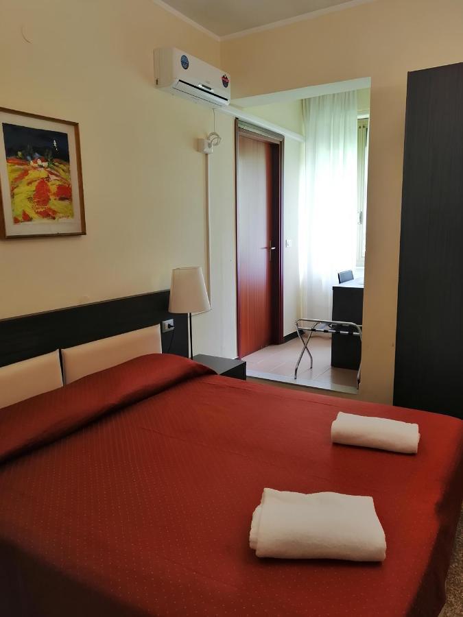 Hotel Palace Varazze Esterno foto