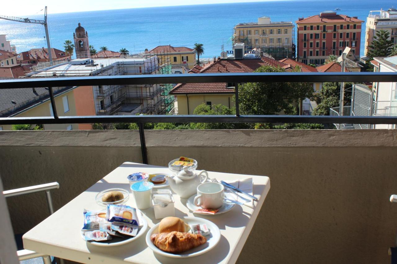Hotel Palace Varazze Esterno foto