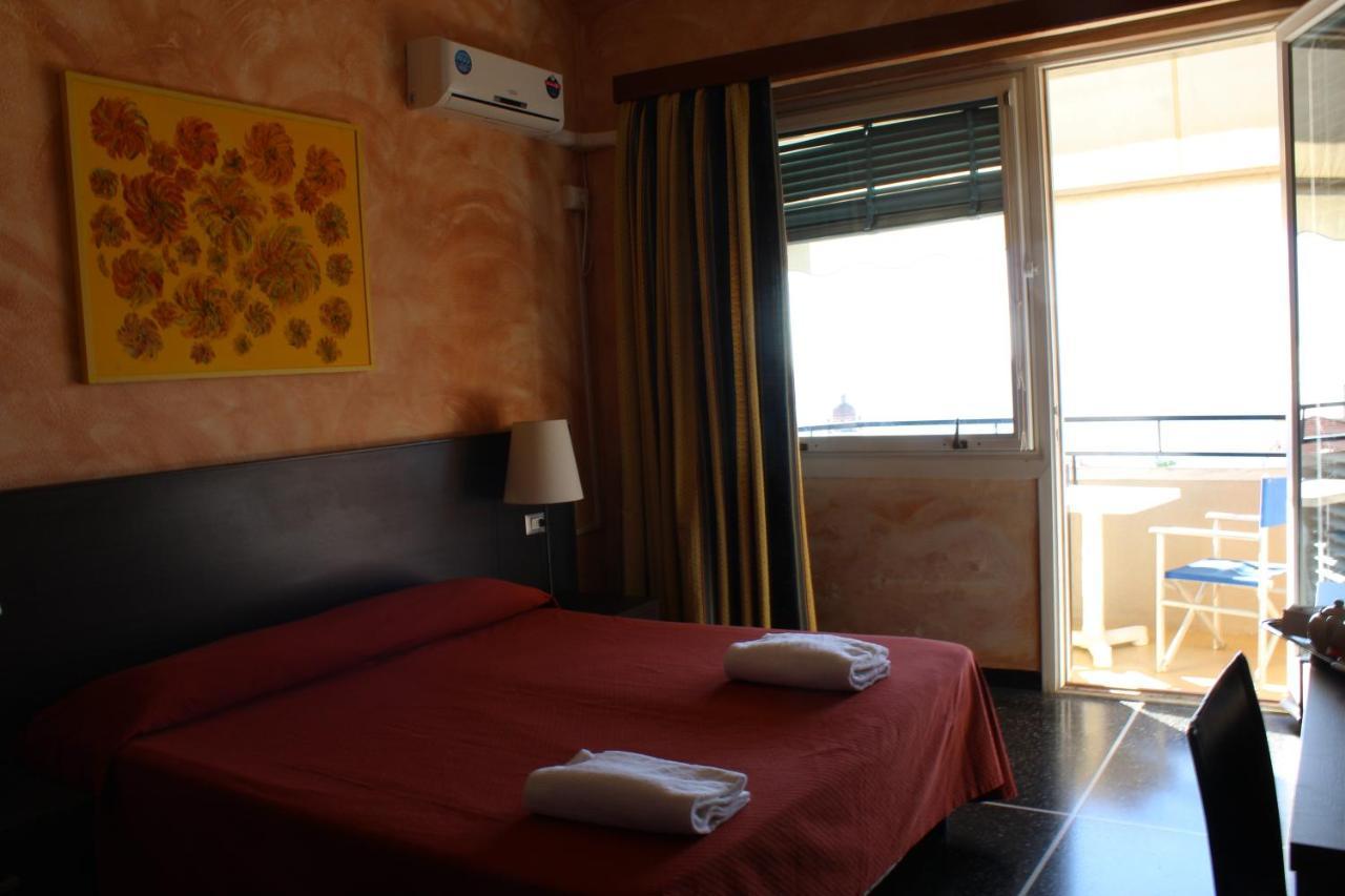 Hotel Palace Varazze Esterno foto