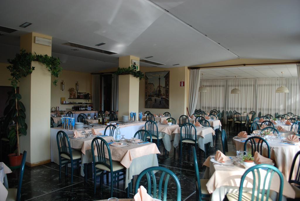 Hotel Palace Varazze Esterno foto